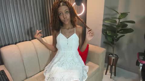 biancaa__18 online show from November 3, 2025, 7:15 pm