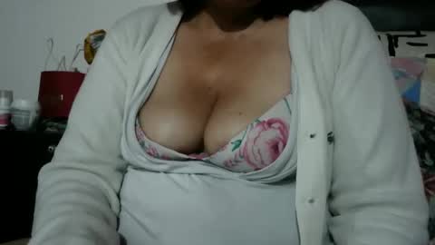 Snapshot of biancasteel chatting on October 18, 2025, 12:02 am biancasteel online show from October 18, 2025, 12:02 am