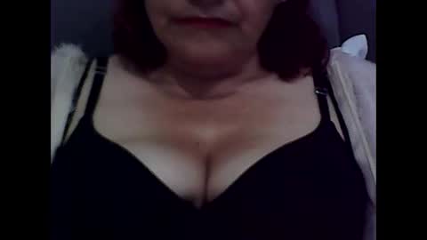 Snapshot of biancasteel chatting on November 6, 2025, 12:44 am biancasteel online show from November 6, 2025, 12:44 am