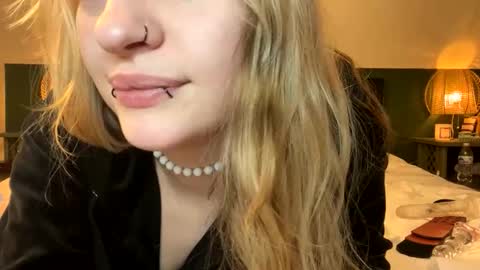 Ellie  online show from March 4, 2026, 1:11 am