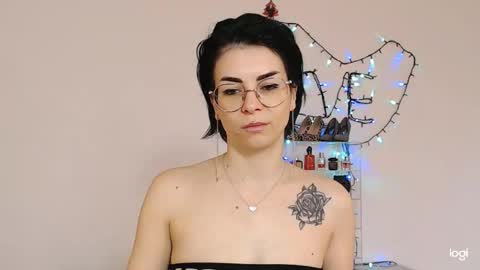 innasugarwild online show from April 14, 2026, 5:02 am