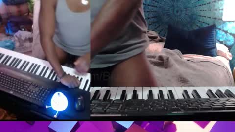 Snapshot of bicepsandfrot chatting on December 23, 2025, 12:41 am BicepsandFrot online show from December 23, 2025, 12:41 am