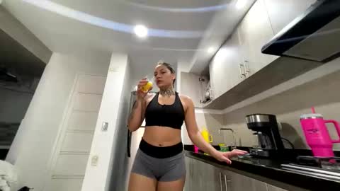 Snapshot of big__pussy69 chatting on May 4, 2026, 1:29 pm big__pussy69 online show from May 4, 2026, 1:29 pm