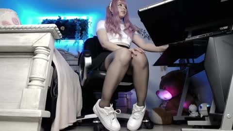 Lava online show from February 3, 2025, 11:36 pm