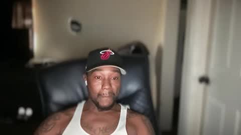 Snapshot of bigbackwoodcali chatting on February 18, 2026, 12:28 am bigbackwoodcali online show from February 18, 2026, 12:28 am