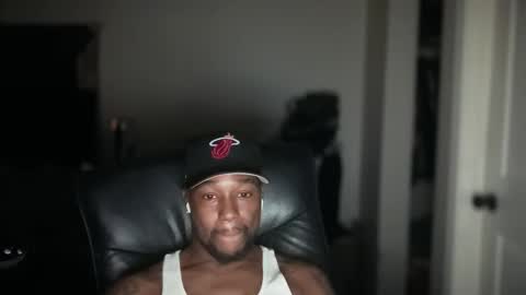 Snapshot of bigbackwoodcali chatting on May 14, 2026, 7:48 am bigbackwoodcali online show from May 14, 2026, 7:48 am