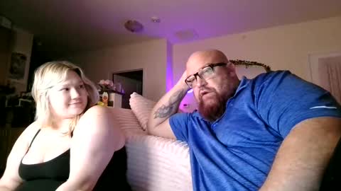 Snapshot of bigbear4cuddles chatting on May 2, 2026, 1:43 am BigBear4Cuddles online show from May 2, 2026, 1:43 am