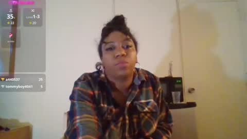 Snapshot of bigboobs_bouncin chatting on December 5, 2024, 9:28 pm Ashley online show from December 5, 2024, 9:28 pm