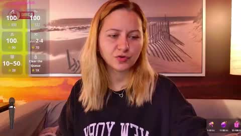 Snapshot of bigboobsarri chatting on October 14, 2025, 6:25 am BigBoobsArri online show from October 14, 2025, 6:25 am