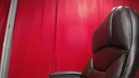 Snapshot of bigboobsstacy chatting on September 30, 2025, 12:32 pm LaraFire online show from September 30, 2025, 12:32 pm