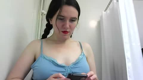 Snapshot of bigbootybunny chatting on September 29, 2025, 12:05 am Isabella online show from September 29, 2025, 12:05 am