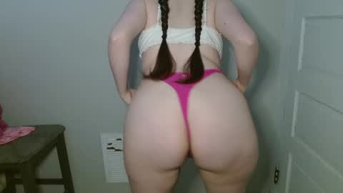 Isabella online show from November 18, 2025, 1:15 pm