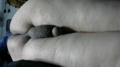 bigboybigbutt69 online show from October 25, 2025, 10:56 am