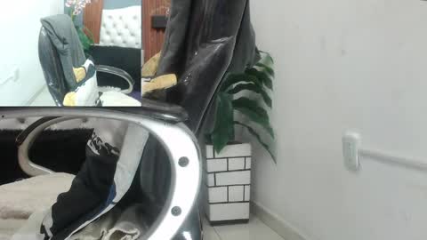 bigcock_hair online show from May 13, 2026, 6:05 pm