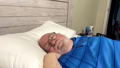 Snapshot of bigcraig123 chatting on December 10, 2024, 10:37 pm Craig online show from December 10, 2024, 10:37 pm