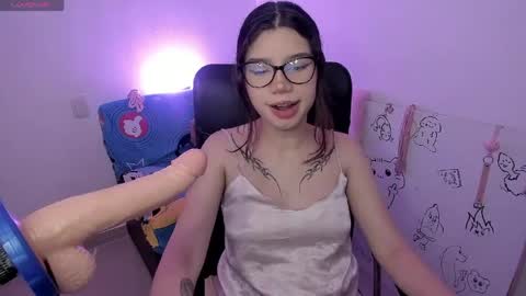 Snapshot of bigfinger125 chatting on April 5, 2026, 12:52 am Lucy and Fred online show from April 5, 2026, 12:52 am