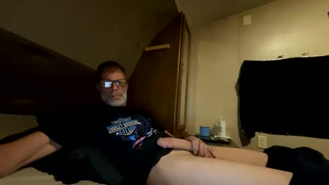 Snapshot of biggcock27 chatting on November 15, 2025, 12:41 am biggcock27 online show from November 15, 2025, 12:41 am