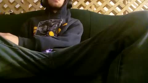 biggestboiiii online show from April 3, 2026, 7:06 am