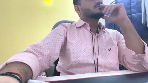 bighandsomesatisfy online show from January 19, 2026, 1:59 pm