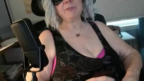 Snapshot of bigmarisella chatting on February 3, 2026, 2:11 pm Big Mari online show from February 3, 2026, 2:11 pm