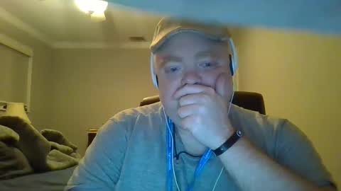 Snapshot of bigred_nyc chatting on February 5, 2025, 8:43 am Big Red online show from February 5, 2025, 8:43 am