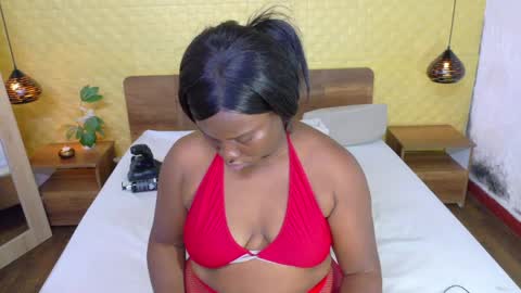 bigroundbooty_ online show from April 18, 2026, 7:07 pm