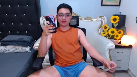 Snapshot of bigshowforyouxx chatting on February 25, 2025, 2:22 pm Jay online show from February 25, 2025, 2:22 pm