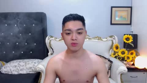 Snapshot of bigshowforyouxx chatting on October 13, 2025, 2:06 pm Jay online show from October 13, 2025, 2:06 pm