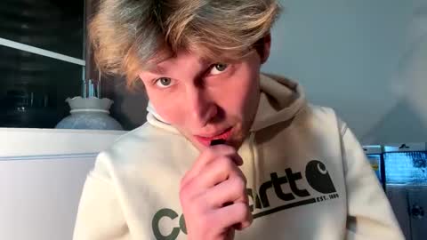 Snapshot of bigskinnyboyshh chatting on January 2, 2025, 12:45 am bigskinnyboyshh online show from January 2, 2025, 12:45 am