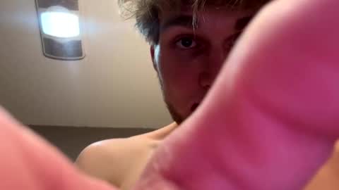 Snapshot of bigskinnyboyshh chatting on February 13, 2025, 4:11 am bigskinnyboyshh online show from February 13, 2025, 4:11 am