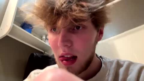 Snapshot of bigskinnyboyshh chatting on February 14, 2025, 9:56 am bigskinnyboyshh online show from February 14, 2025, 9:56 am