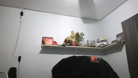 Snapshot of bigskinnyboyshh chatting on November 15, 2025, 12:08 am bigskinnyboyshh online show from November 15, 2025, 12:08 am