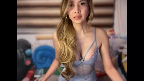 Yna     online show from December 3, 2025, 2:41 am