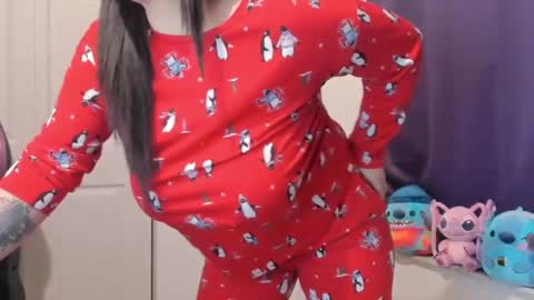 Snapshot of bigt3ti chatting on December 24, 2024, 4:40 pm Nubia online show from December 24, 2024, 4:40 pm