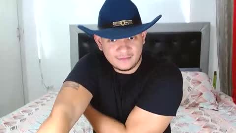 Snapshot of bigthick_blackcock chatting on October 16, 2025, 12:22 am MANUEL online show from October 16, 2025, 12:22 am