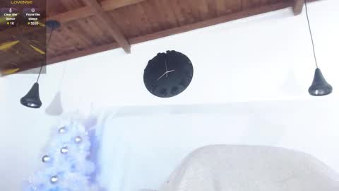 Snapshot of bigzehuz chatting on December 1, 2024, 6:19 pm andres online show from December 1, 2024, 6:19 pm