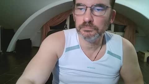 Snapshot of bikertom1988 chatting on December 29, 2024, 5:44 pm bikertom1988 online show from December 29, 2024, 5:44 pm