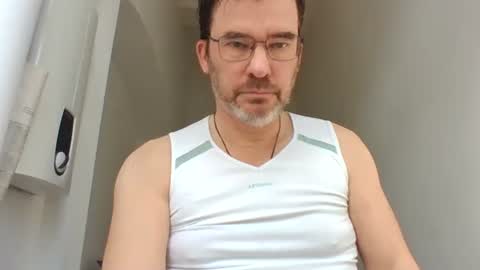 Snapshot of bikertom1988 chatting on February 2, 2025, 11:30 am bikertom1988 online show from February 2, 2025, 11:30 am