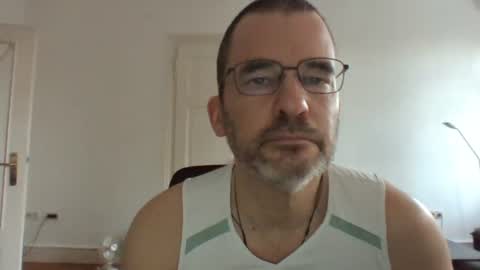 Snapshot of bikertom1988 chatting on February 23, 2025, 3:29 pm bikertom1988 online show from February 23, 2025, 3:29 pm