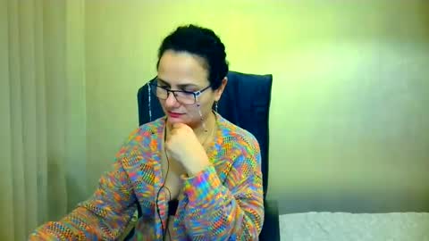 Snapshot of bililay chatting on January 16, 2025, 9:30 pm DOM NIKA online show from January 16, 2025, 9:30 pm