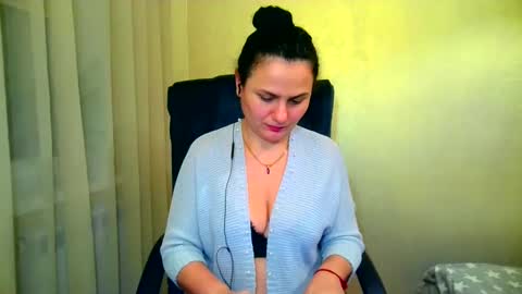 Snapshot of bililay chatting on February 16, 2025, 10:10 pm DOM NIKA online show from February 16, 2025, 10:10 pm