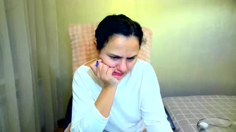 Snapshot of bililay chatting on November 9, 2025, 9:35 pm DOM NIKA online show from November 9, 2025, 9:35 pm