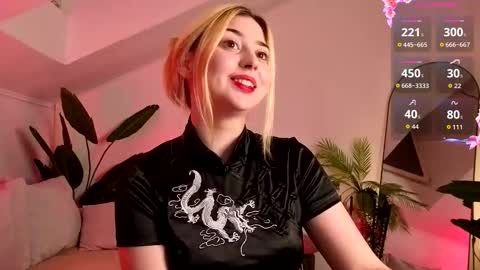 Eve and Hannah online show from November 8, 2025, 6:40 pm