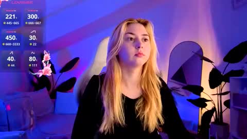 Eve and Hannah online show from November 26, 2025, 6:42 pm