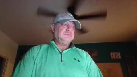 Snapshot of billjames55 chatting on April 30, 2026, 9:15 am billjames55 online show from April 30, 2026, 9:15 am