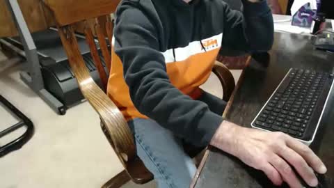 Snapshot of billy471 chatting on February 23, 2026, 10:40 pm billy471 online show from February 23, 2026, 10:40 pm