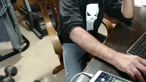 billy471 online show from April 9, 2026, 10:37 pm