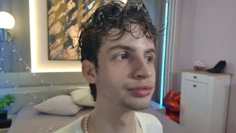 Bimbo boy online show from June 7, 2026, 1:26 pm