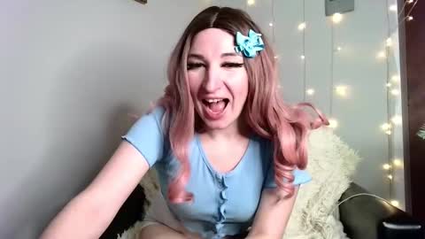 Snapshot of birdie_kiss chatting on March 2, 2026, 6:04 pm birdie_kiss online show from March 2, 2026, 6:04 pm