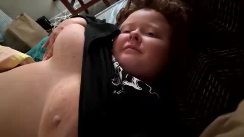 birdobihhh online show from October 30, 2025, 2:18 pm